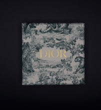Cargar imagen en el visor de la galería, Dior &quot;Mise en Dior&quot; Blue Earring
