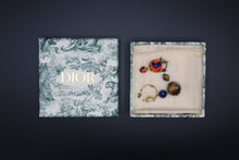 Cargar imagen en el visor de la galería, Dior &quot;Mise en Dior&quot; Blue Earring
