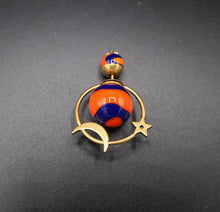 Cargar imagen en el visor de la galería, Dior &quot;Mise en Dior&quot; Orange Earring
