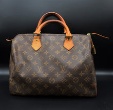 Cargar imagen en el visor de la galería, Louis Vuitton Monogram Speedy Bag
