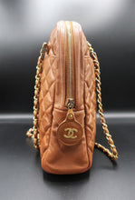 Cargar imagen en el visor de la galería, Chanel Large Quilted Leather 1992 Collection Bag
