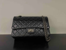 Load image into Gallery viewer, Sac Chanel  2.55 24 CM
