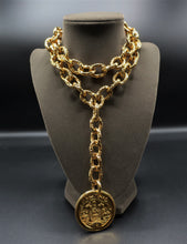Cargar imagen en el visor de la galería, Chanel Medallion Necklace
