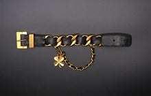 Carica l&#39;immagine nel visualizzatore di Gallery, Chanel Leather Bracelet
