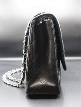 Cargar imagen en el visor de la galería, Chanel Jumbo Quilted Bag 30 CM
