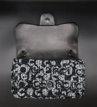 Cargar imagen en el visor de la galería, Chanel Flap Monogram Bag
