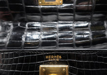 Cargar imagen en el visor de la galería, Hermès Kelly Croco Bag 28 CM
