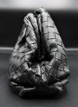 Cargar imagen en el visor de la galería, Bottega Veneta The Pouch Black Bag
