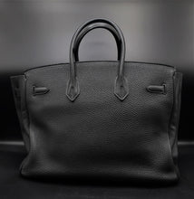 Load image into Gallery viewer, Hèrmes Birkin Bag 35 CM / Sold Out
