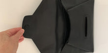 Cargar imagen en el visor de la galería, Givenchy bolso de mano
