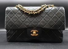 Charger l&#39;image dans la galerie, Chanel Timeless Vintage 25 CM Double Flap Bag
