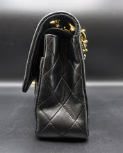 Charger l&#39;image dans la galerie, Chanel Timeless Vintage 25 CM Double Flap Bag
