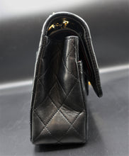 Cargar imagen en el visor de la galería, Chanel Timeless Vintage 25 CM Double Flap Bag
