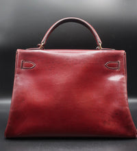 Load image into Gallery viewer, Hermès Kelly 32 CM Rouge Hermès Bag
