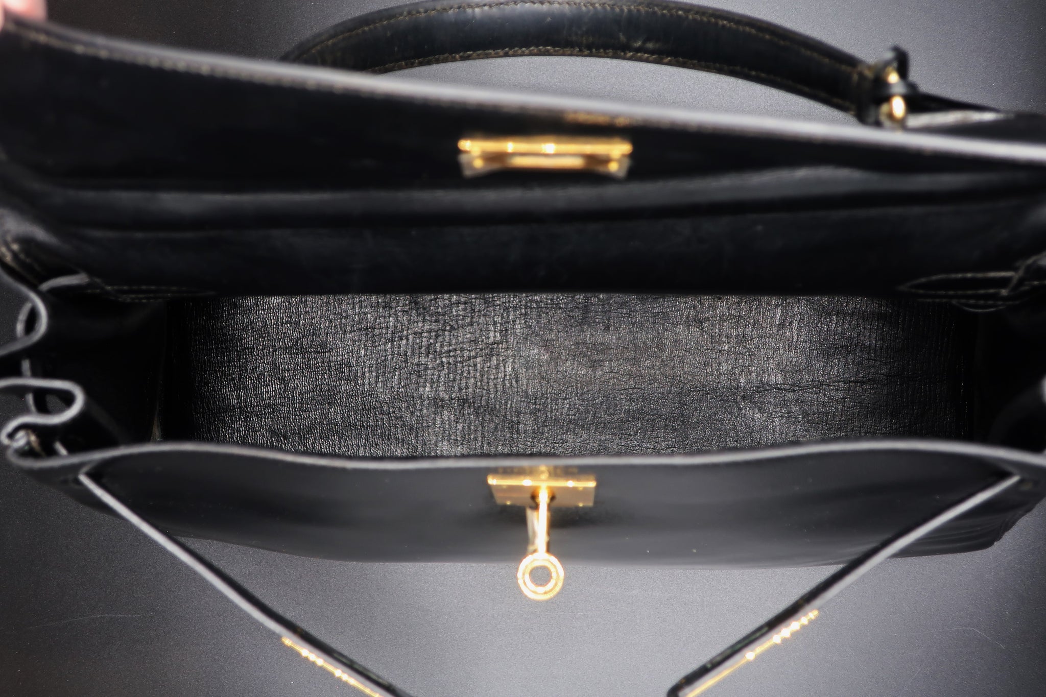 Hermès Kelly 32 CM Black Bag – hk-vintage