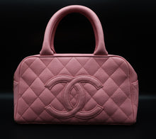 Carica l&#39;immagine nel visualizzatore di Gallery, Chanel Pink Leather Handbag

