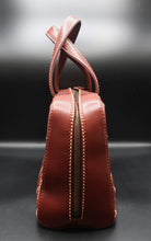 Charger l&#39;image dans la galerie, Chanel Quilted Handbag
