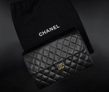 Cargar imagen en el visor de la galería, Chanel 25 CM Flap Bag
