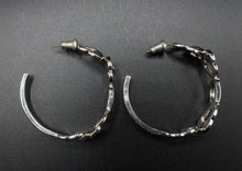 Cargar imagen en el visor de la galería, Dior Hoop Earrings
