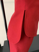Load image into Gallery viewer, Vintage jacket Alaïa burgundy printed lining
