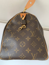 Load image into Gallery viewer, Louis Vuitton &quot;speedy&quot; bag monogram , 30 cm in good condition
