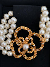 Cargar imagen en el visor de la galería, Bracelet vintage Camélia Chanel
